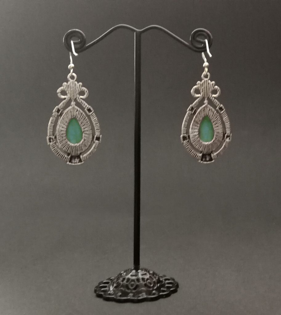 Boho-Ohrringe in Türkis oder Rot und tibetisches Silber - Option Ohrhaken aus 925er Sterlingsilber