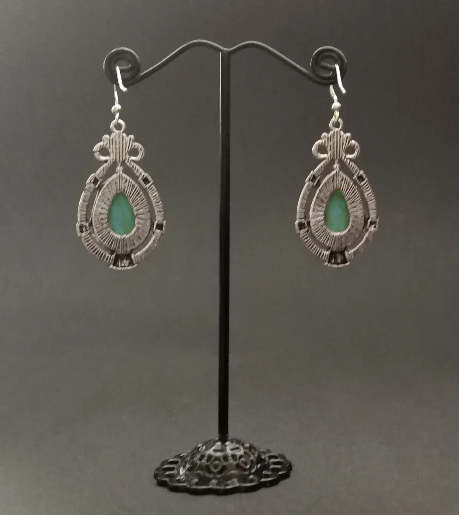 Boho-Ohrringe in Türkis oder Rot und tibetisches Silber - Option Ohrhaken aus 925er Sterlingsilber