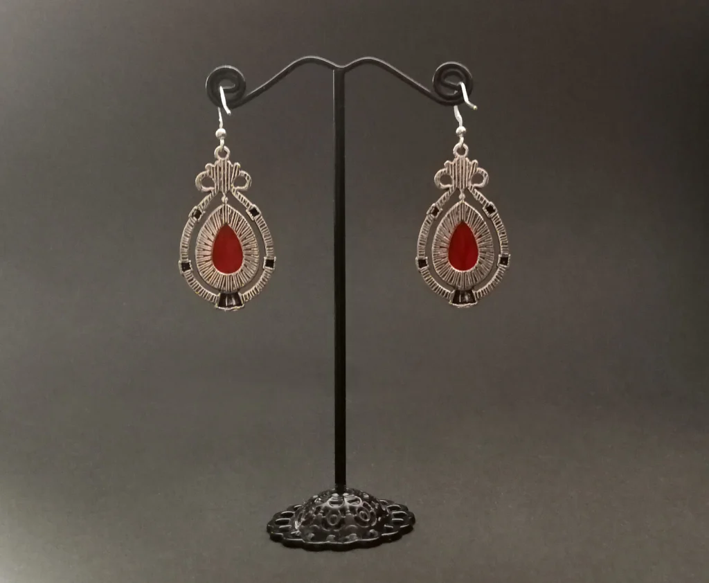 Boho-Ohrringe in Türkis oder Rot und tibetisches Silber - Option Ohrhaken aus 925er Sterlingsilber