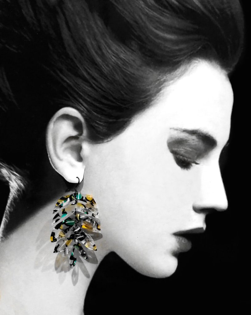 Pendientes de plumas / hojas de resina y acero inoxidable - 3 modelos a elegir