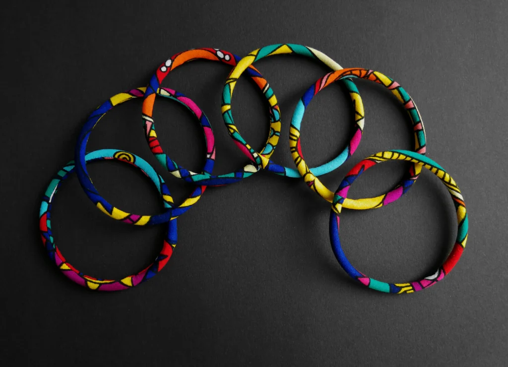 Bracciale flessibile waterproof - larghezza e tessuto a scelta, lunghezza adatta al giro mano - unisex