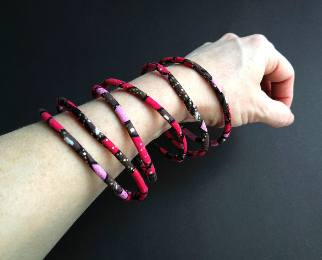 Bracciale flessibile waterproof - larghezza e tessuto a scelta, lunghezza adatta al giro mano - unisex