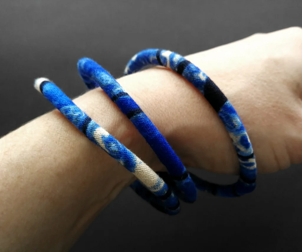 Bracciale flessibile waterproof - larghezza e tessuto a scelta, lunghezza adatta al giro mano - unisex
