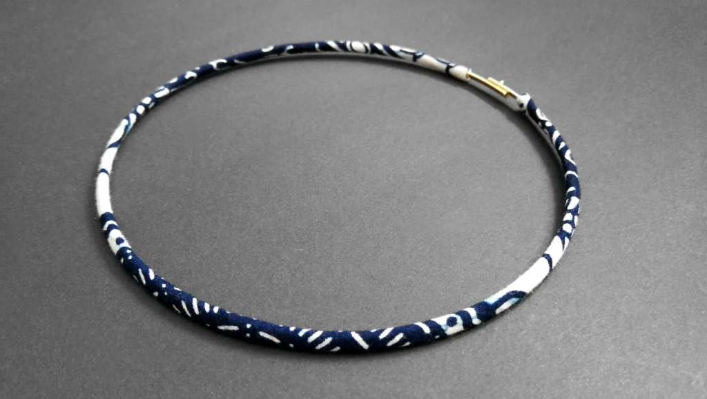 Collana girocollo sottile - larga 5 mm - personalizzata nel tessuto che preferisci