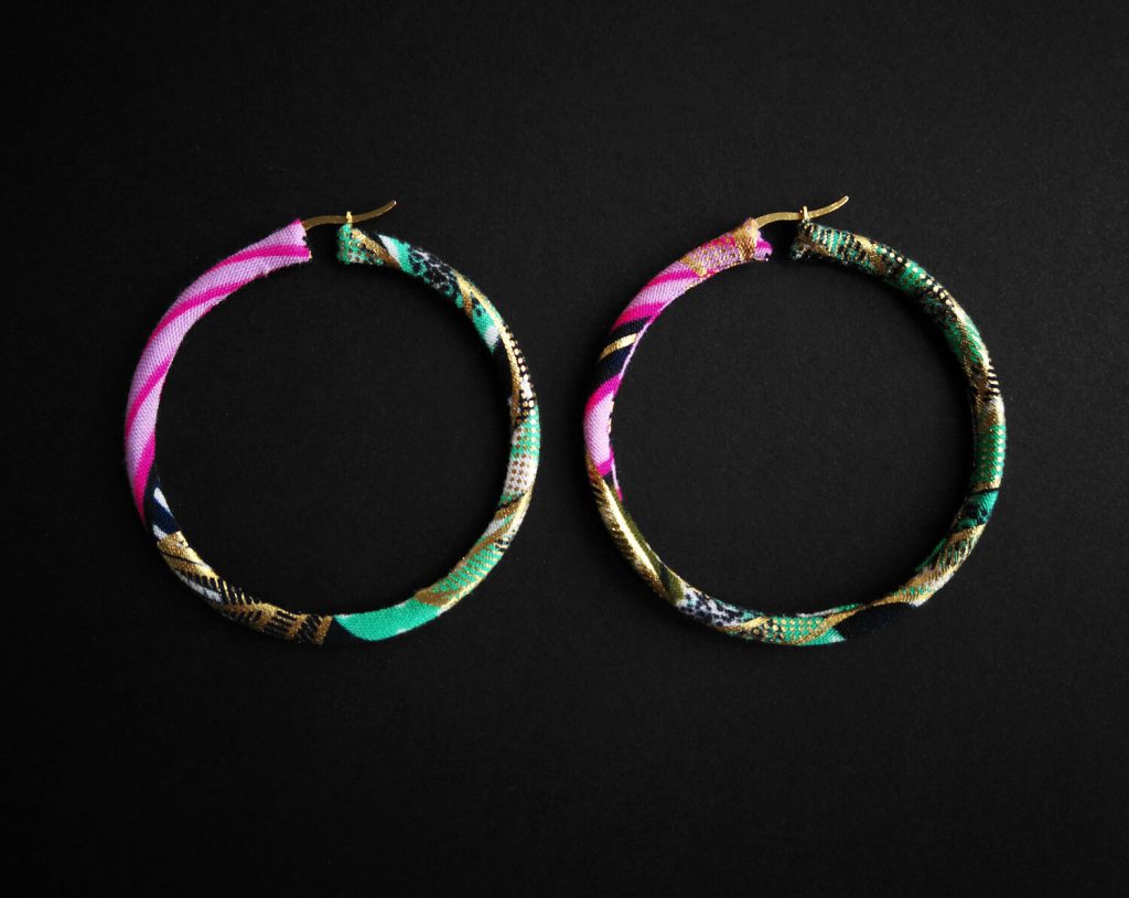 Customizable fabric hoop earrings (hinged clasp) - 3 to 10.5 cm outer diameter
