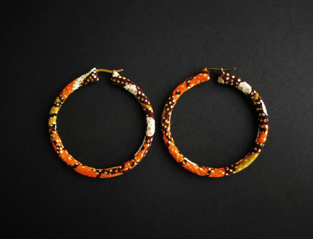 Customizable fabric hoop earrings (hinged clasp) - 3 to 10.5 cm outer diameter