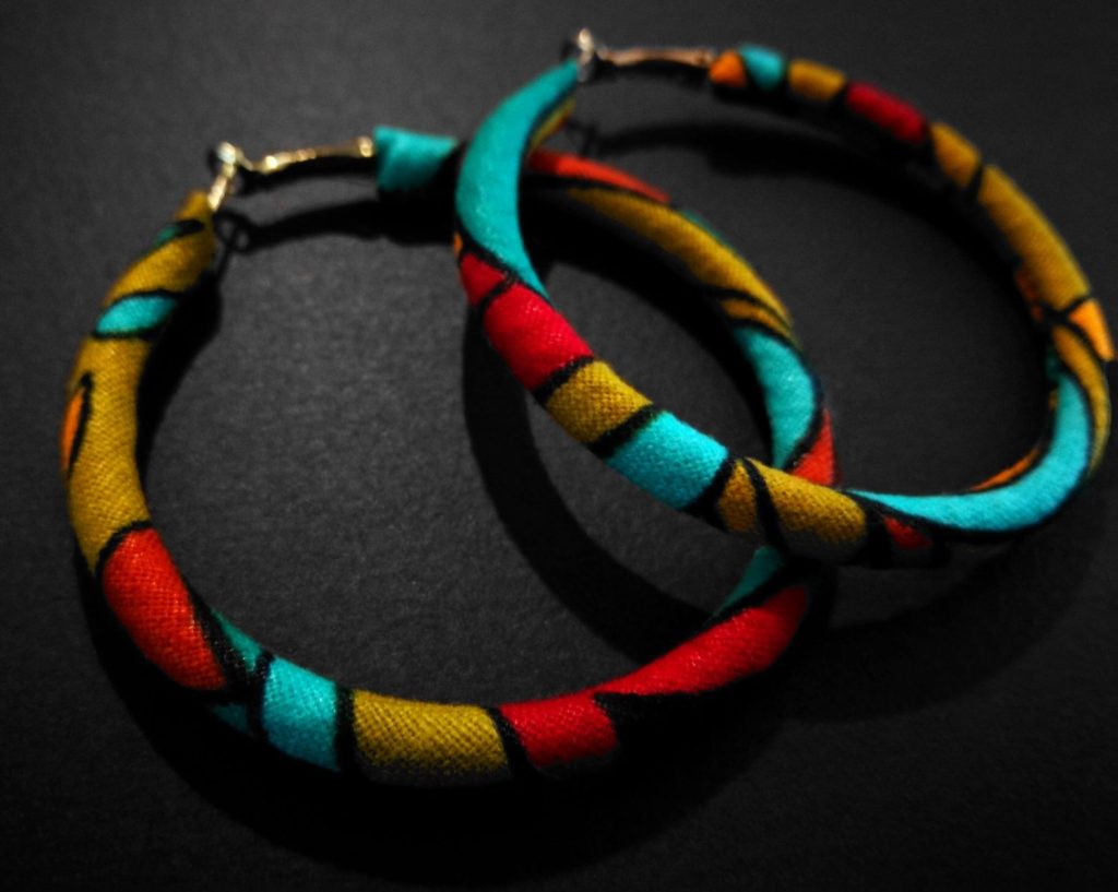 Wide 6 cm fabric hoop earrings, lever-back clasp, wax 237