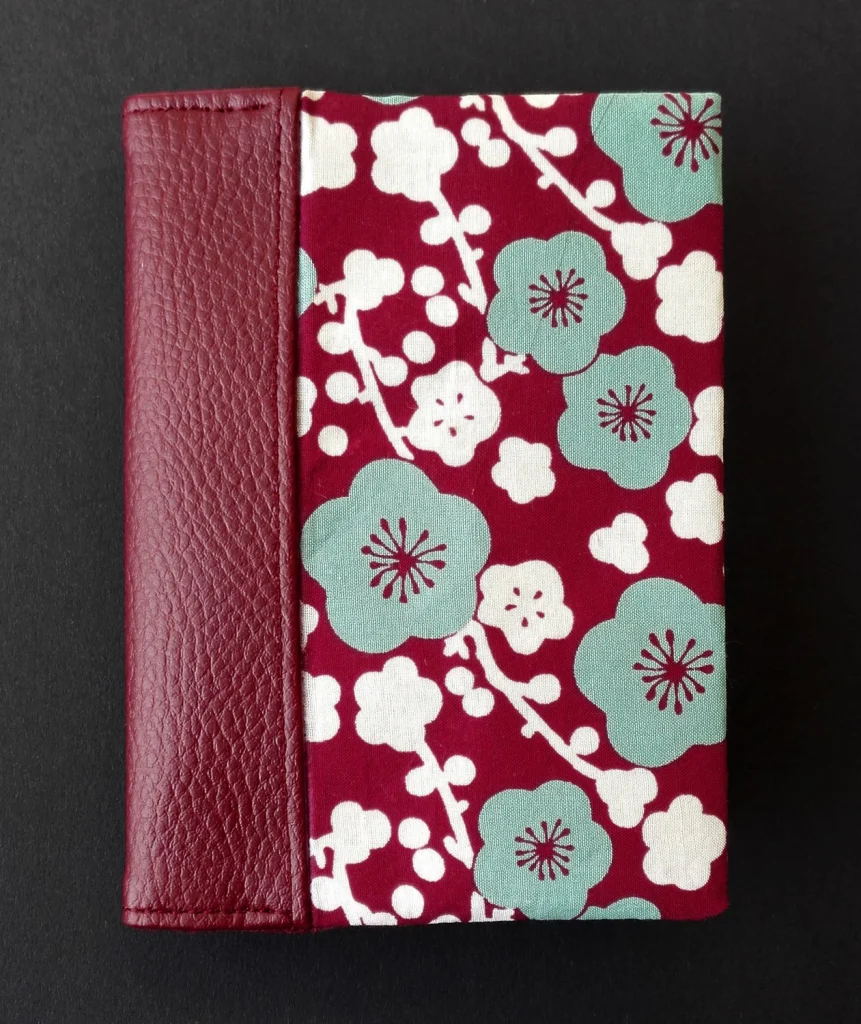 Porta passaporto personalizzato in tessuto wax, retro bordeaux